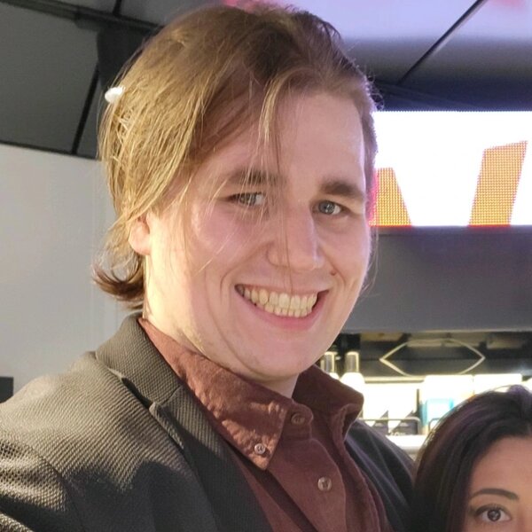 Portrait of Sten Henriksson, founder of Vibehacker